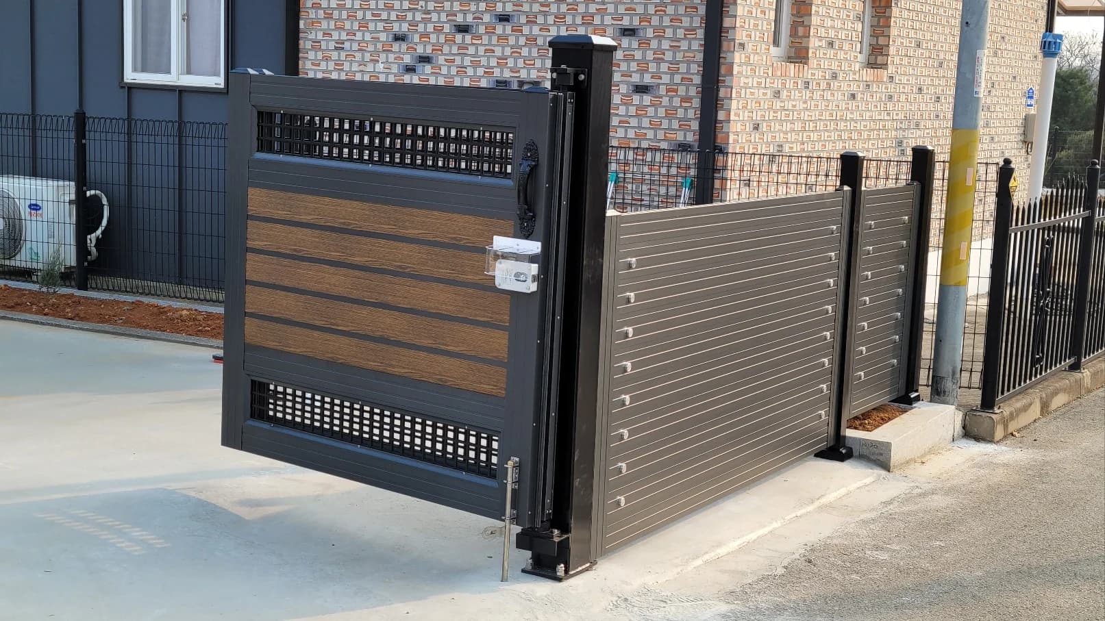 시공 현장 (접이식 대문)